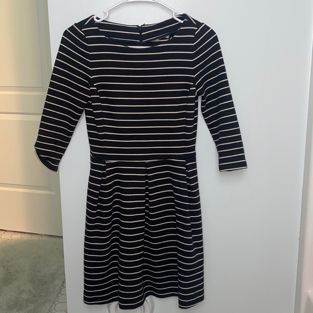 Banana Republic counter sleeve dress. Size 00P. I’m great condition!